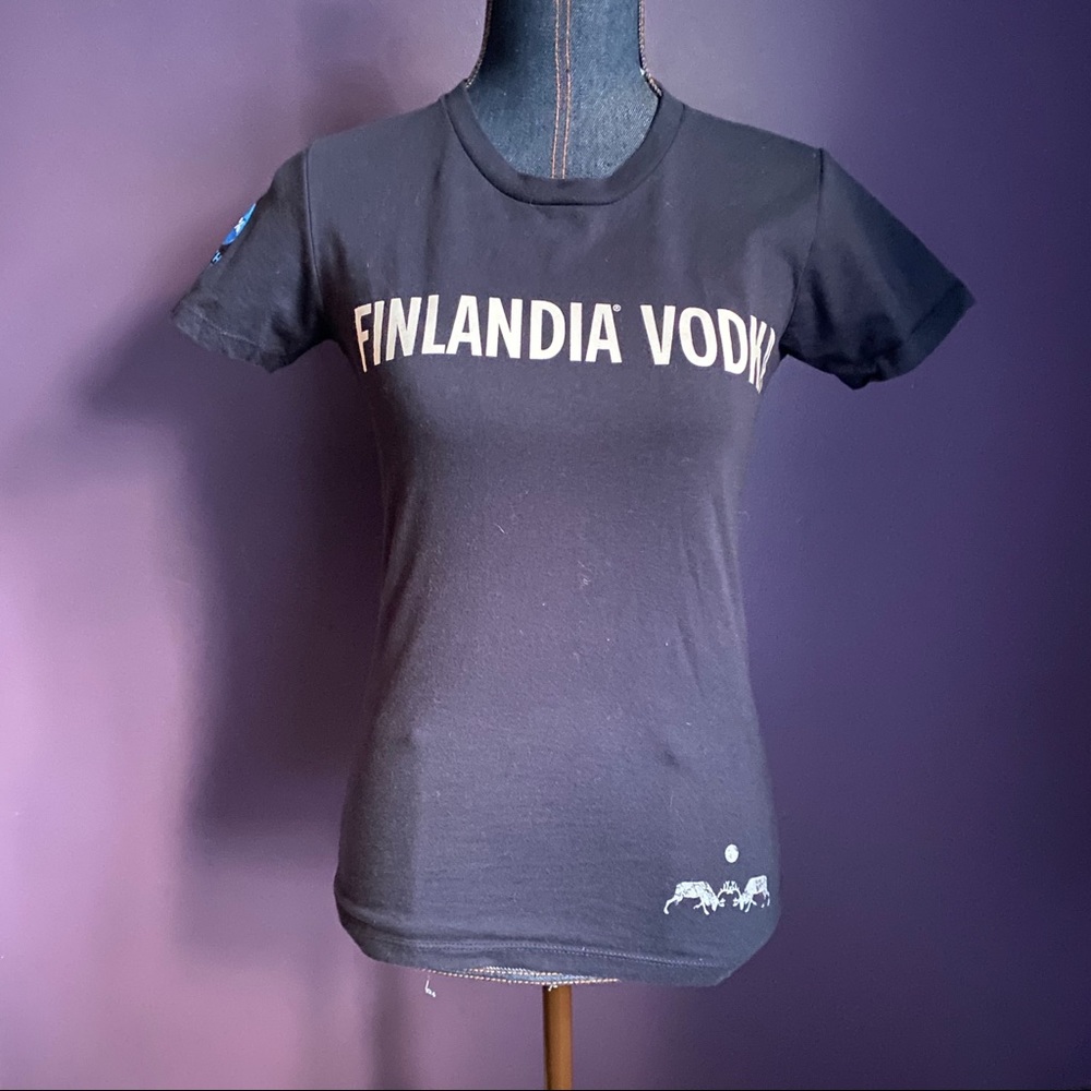 4/$25 Finlandia Vodka Fitted Tshirt. Size M. Navy Blue